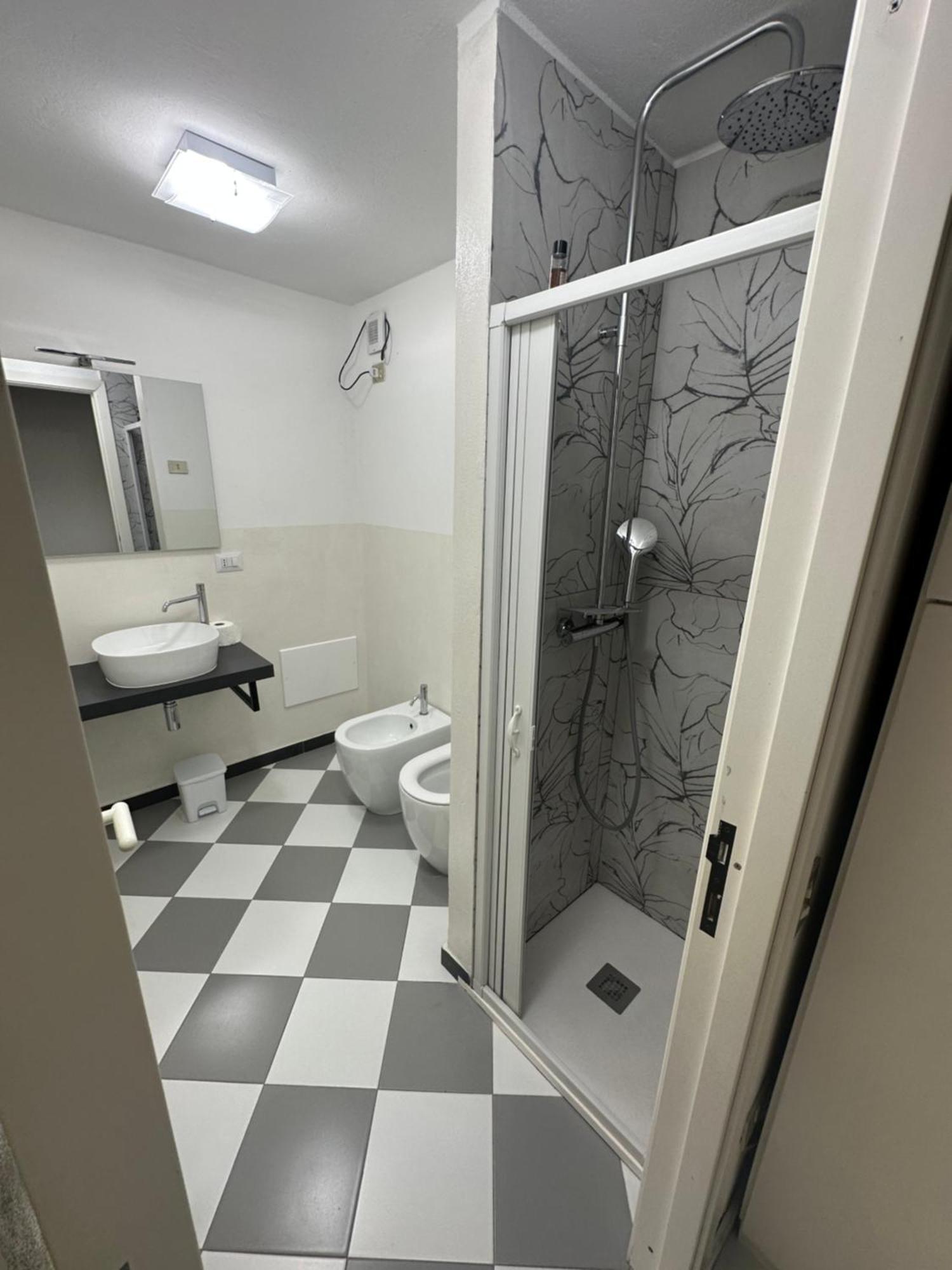 San Giacomo Rooms กาญารี ภายนอก รูปภาพ