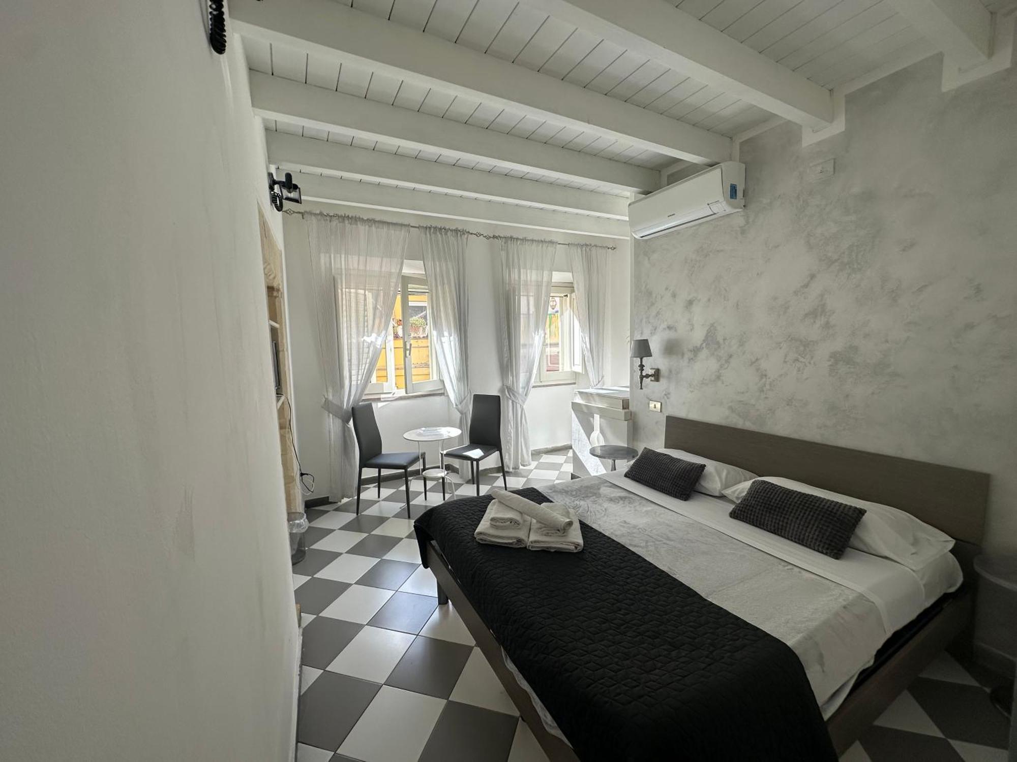 San Giacomo Rooms กาญารี ภายนอก รูปภาพ